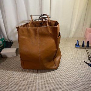 HOBO LEATHER BAG.  THIS ITEM WAS NOT SOLD.